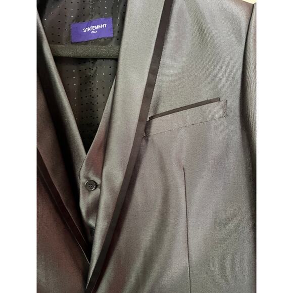 Statement Italy Three Piece Silver Grey/Gray Suite with Black Trim 40x31 - Picture 9 of 15